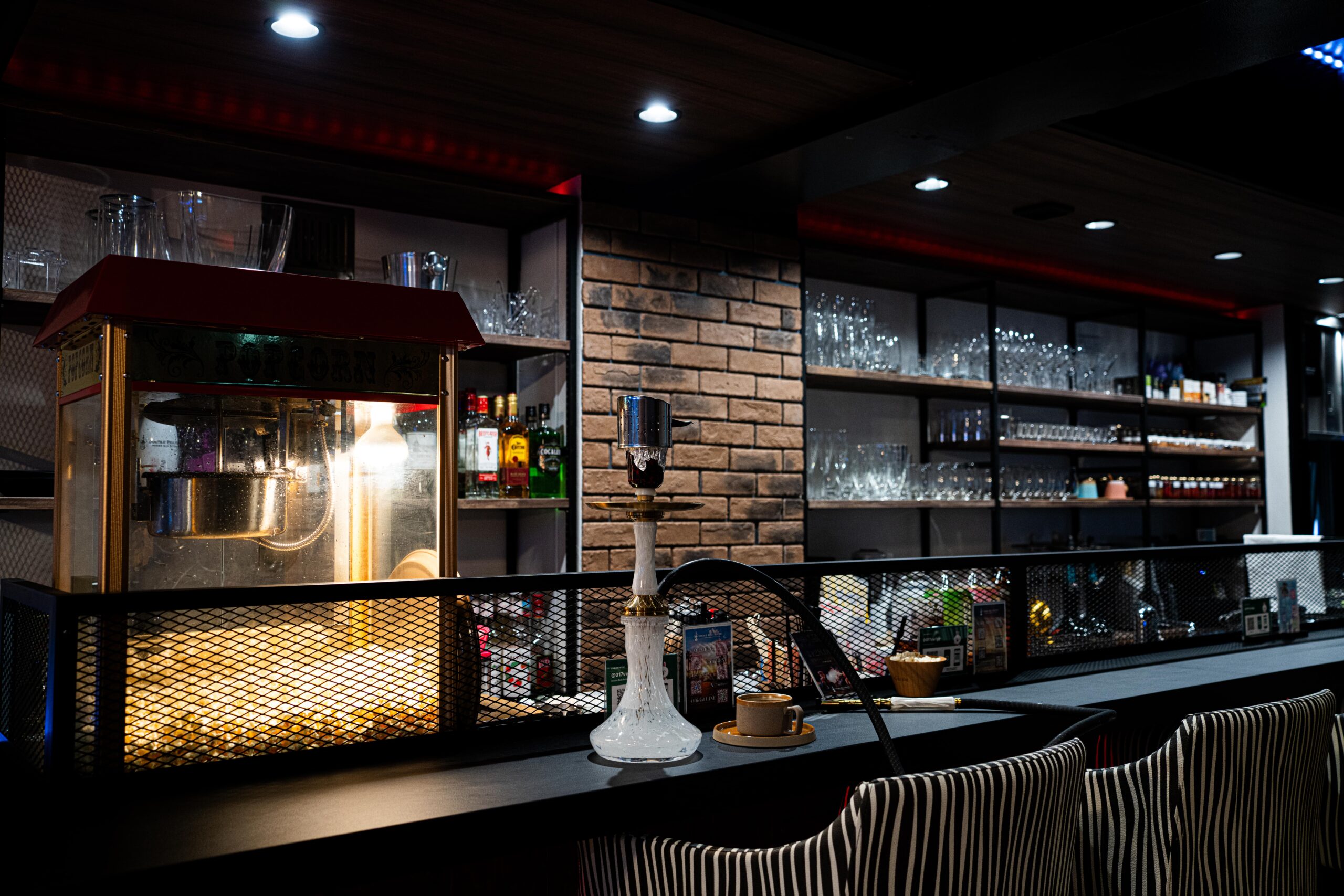 浜松町シーシャ&ポーカーバー Double Belley Buster(ダブルベリーバスター)