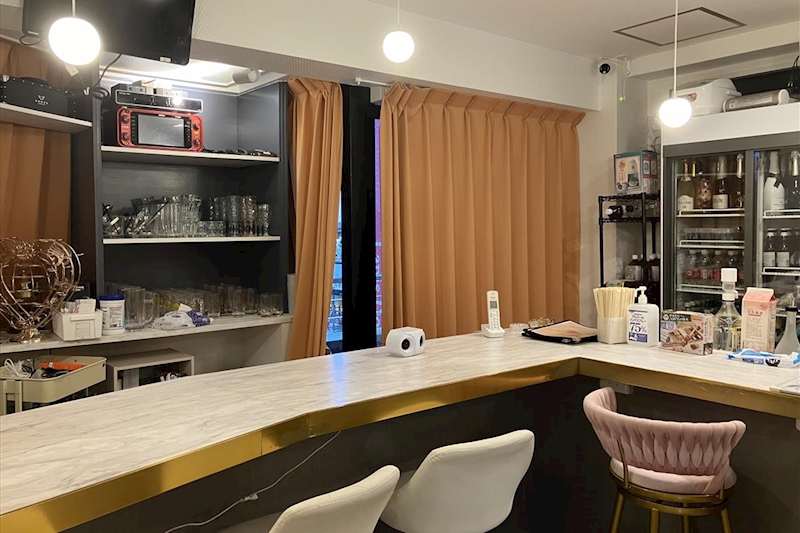 ガールズバー カノジョとごはん