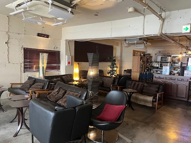 シーシャのあるリビング|チルイン池袋西口/ロマンス通り店