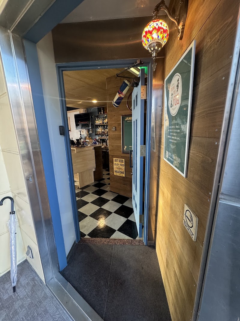 甲府シーシャカフェ&バー Fog（フォグ）