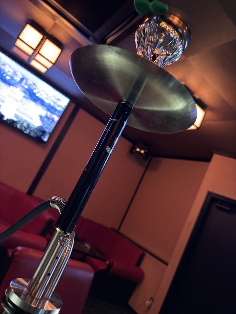 シーシャラウンジ 漆艶-ナナイロ-