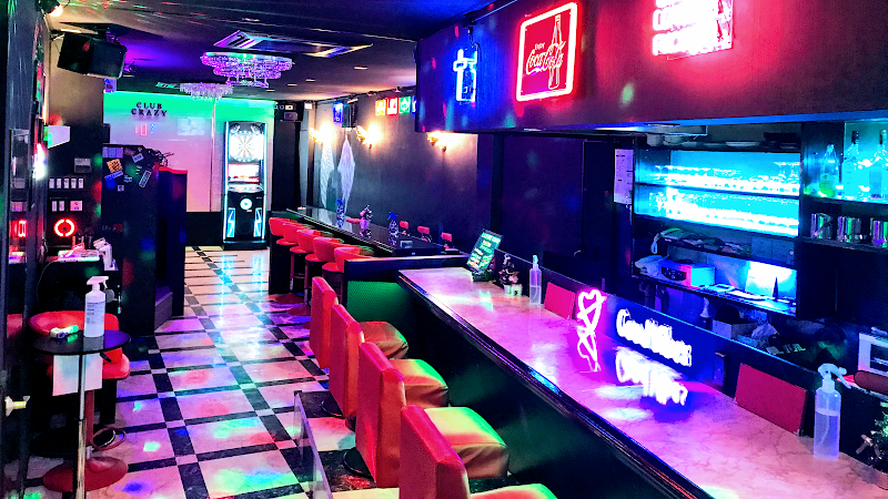 CLUB BAR CRAZY