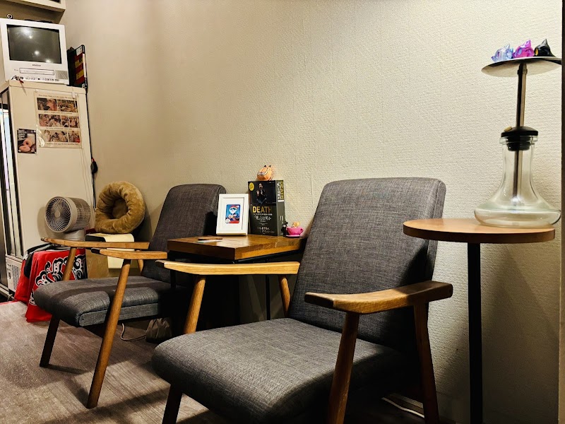 国分寺のシーシャガレージ HOLE(ホール)