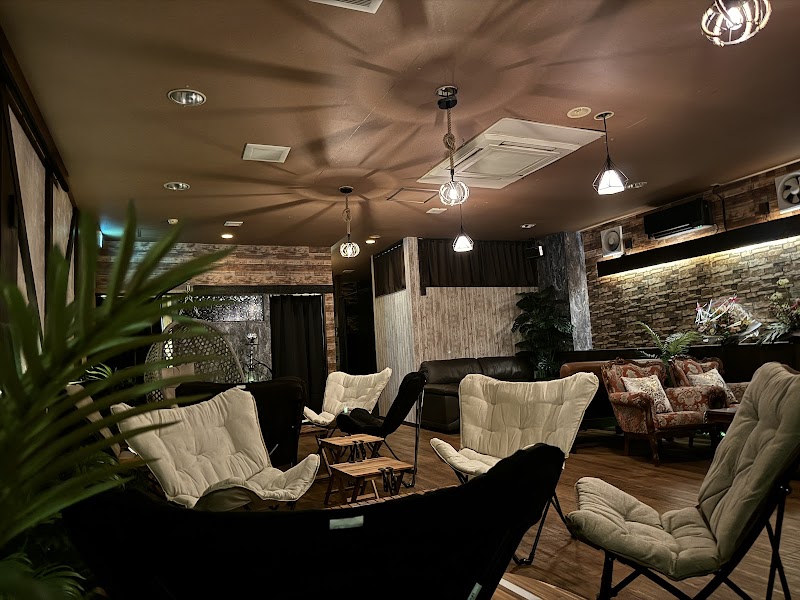 鶴岡シーシャBAR 【ちるいん処 BACCHUS】