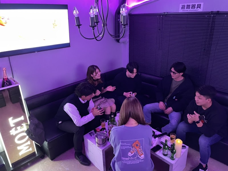 Neo magenta【ネオ マゼンタ】恵比寿店