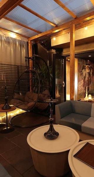 Shisha Cafe Chill 梅田堂山店 1
