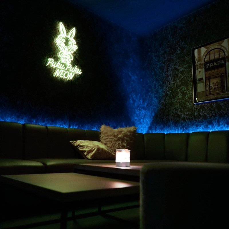 PukuPuku NEON新宿店(プクプクネオン)Shisha(シーシャ)cafe&bar