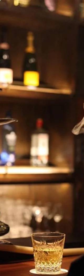 新宿 ネオパラハ (NEOPARAJA) ポーカー＆シーシャバー (Poker&shisha）