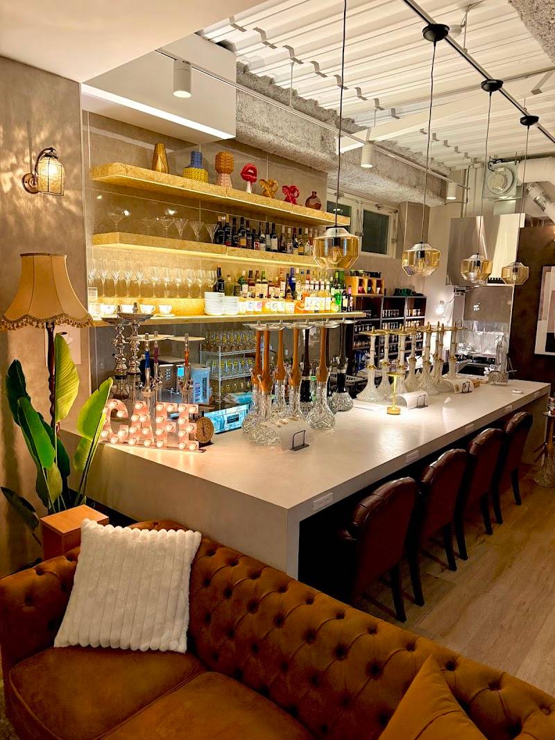 YOLO cafe&bar 赤坂