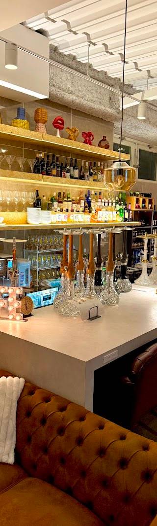 YOLO cafe&bar 赤坂