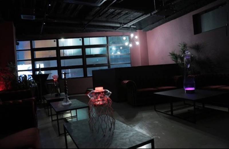 シーシャカフェ&バー THREE 博多中洲店