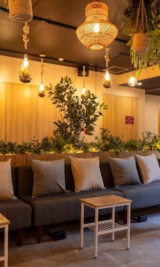 シーシャ カフェ＆ダーツバー C.STAND シースタンド 池袋西口駅前店