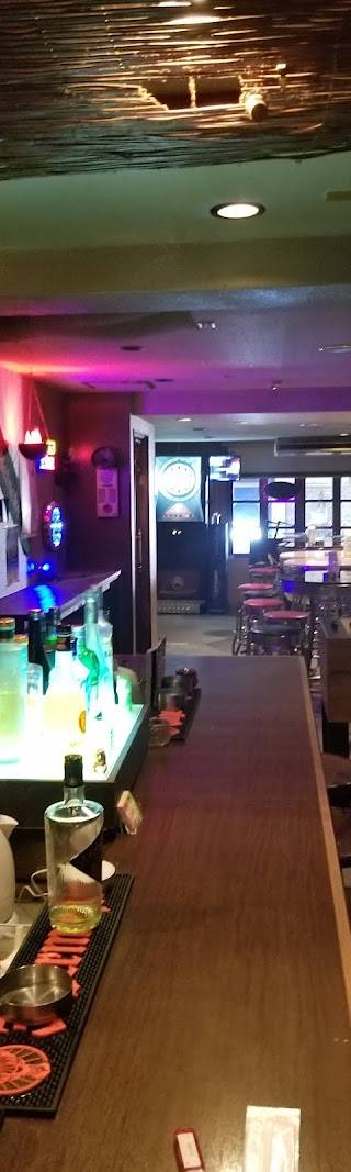 bar S2 darts&music