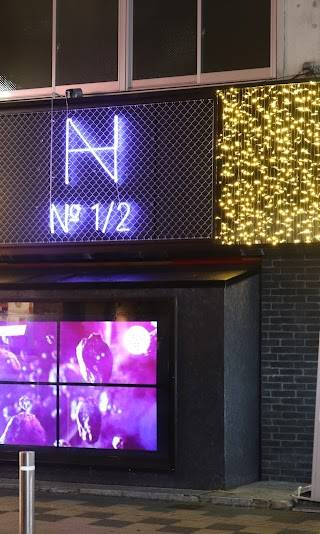 Shisha bar № 1/2 ナンバーハーフ