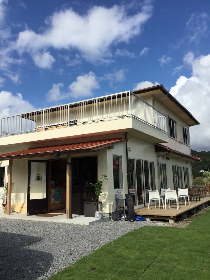 Guest House & Beach Cafe. fuego