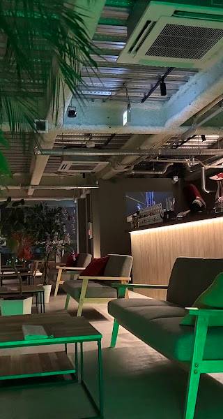 シーシャカフェ&バーFam (シーシャ ファム) 天神中洲店