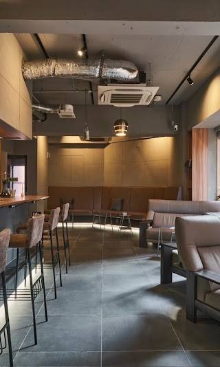 maya 新宿三丁目店