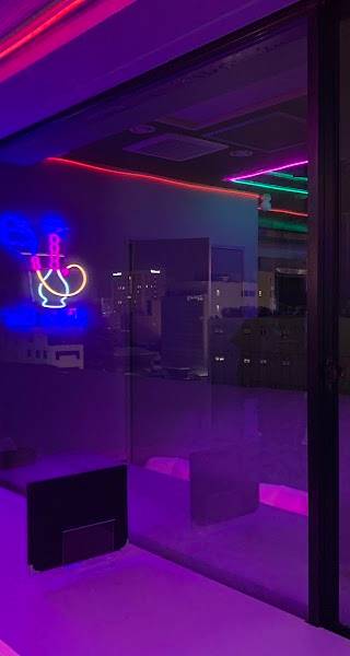 Bar Neon シーシャ ダーツ ゲーム